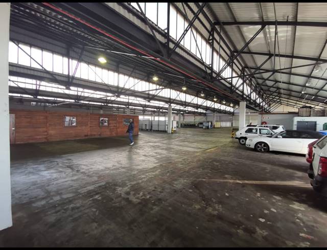 2,838M² WAREHOUSE TO LET IN PAARDEN EILAND